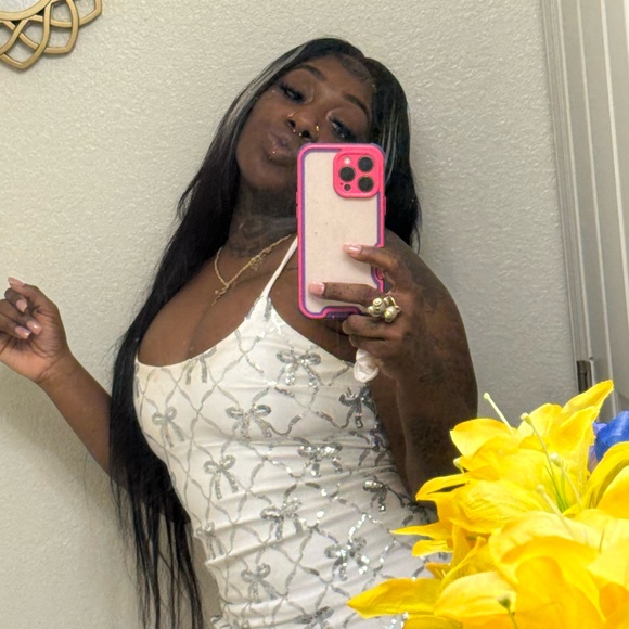 Meet your Posher, Newme - Picture 2 of 2